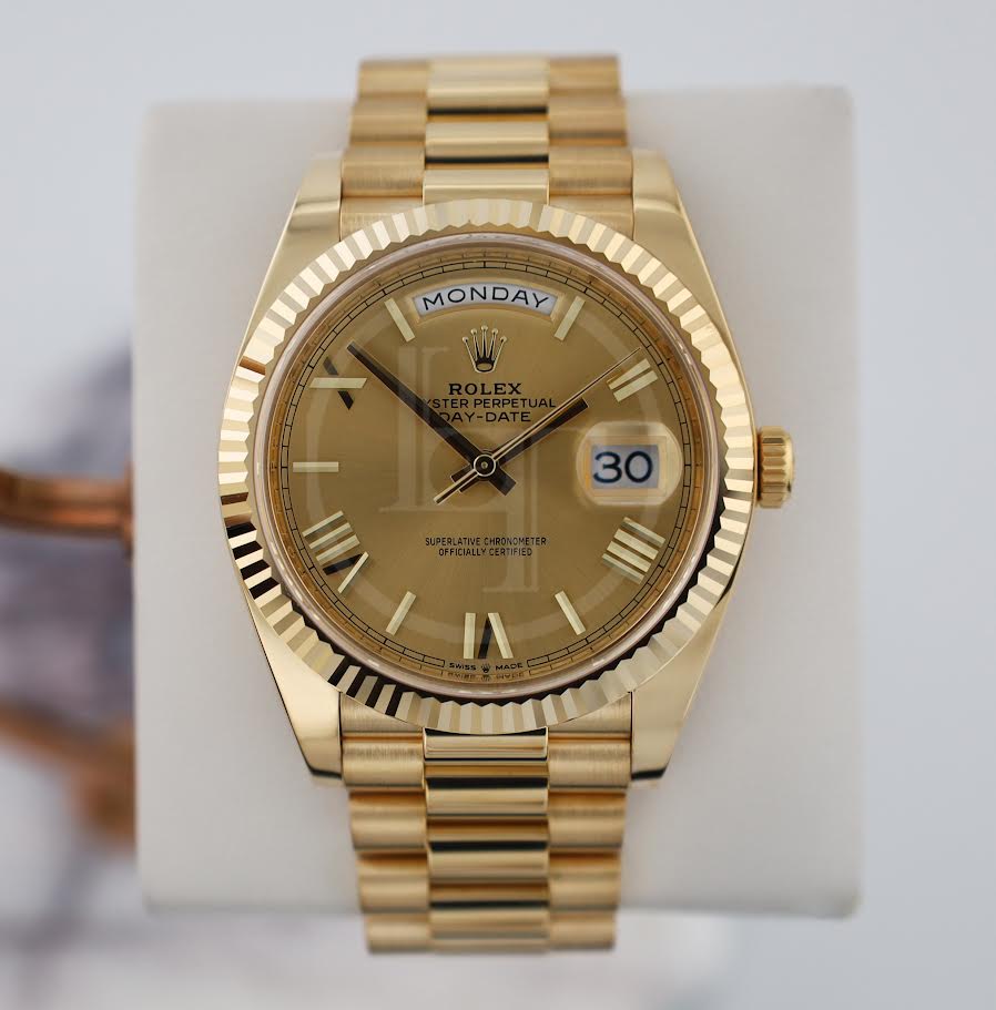 0_9a5a68de-0d4b-49aa-bc6a-686a9e7b8b0e.jpg Rolex Day-Date 40 Yellow Gold Champagne Roman Dial & Fluted Bezel President Bracelet 228238 - - 图片 1