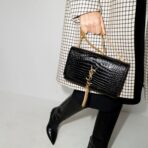 Kate Medium Tassel in Crocodile-Embossed Leather - 图片 6