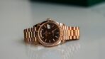 Rolex Day-Date 40 Chocolate Diagonal Motif Dial & Fluted Bezel 18K Everose Gold President 228235 - 图片 6