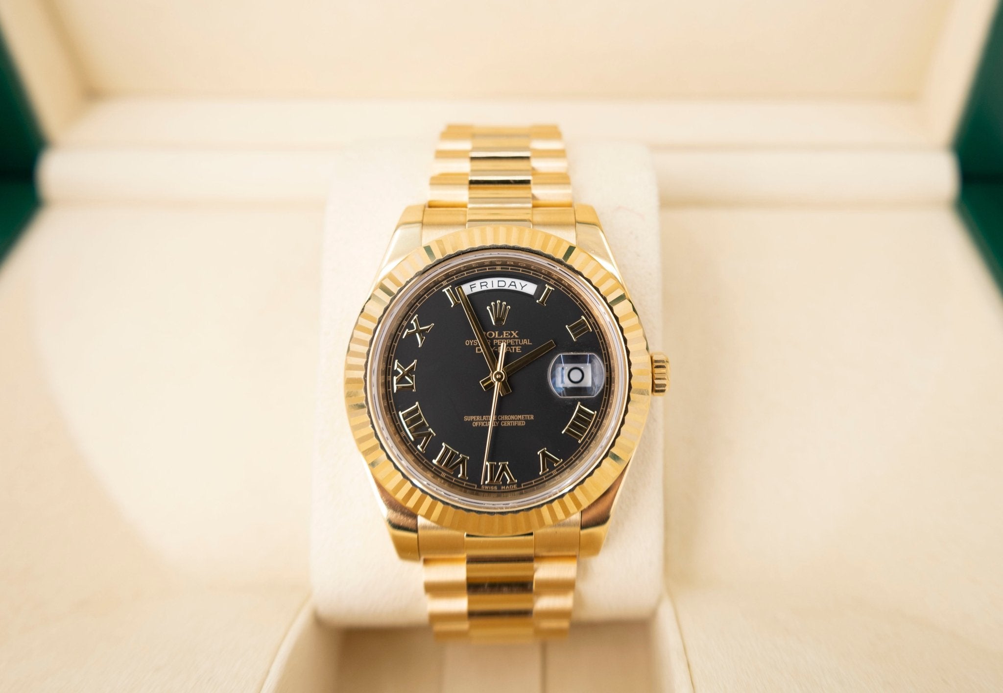 rolex-day-date-ii-yellow-gold-41mm-black-roman-fluted-president-bracelet-218238-888283.jpg Rolex Day-Date II Yellow Gold 41mm Black Roman Fluted President Bracelet 218238 - 图片 1
