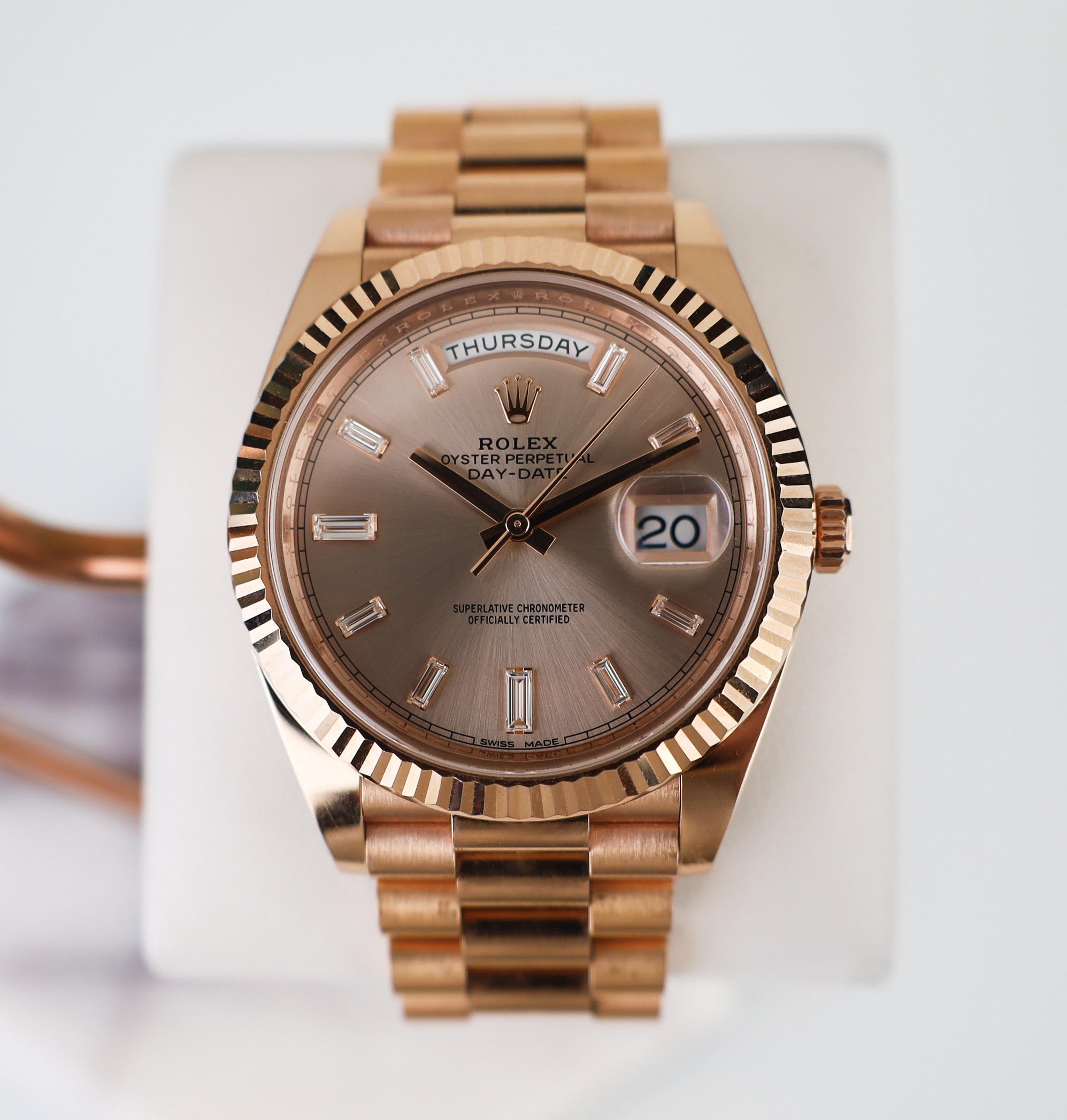 unnamed_db64baa6-cf99-49b7-834b-28418c86155d.jpg Rolex Day-Date 40 Rose Gold Sundust Diamond Dial & Fluted Bezel President Bracelet 228235 - - 图片 1